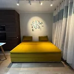 Cozy Apt - Parking & All Amenities