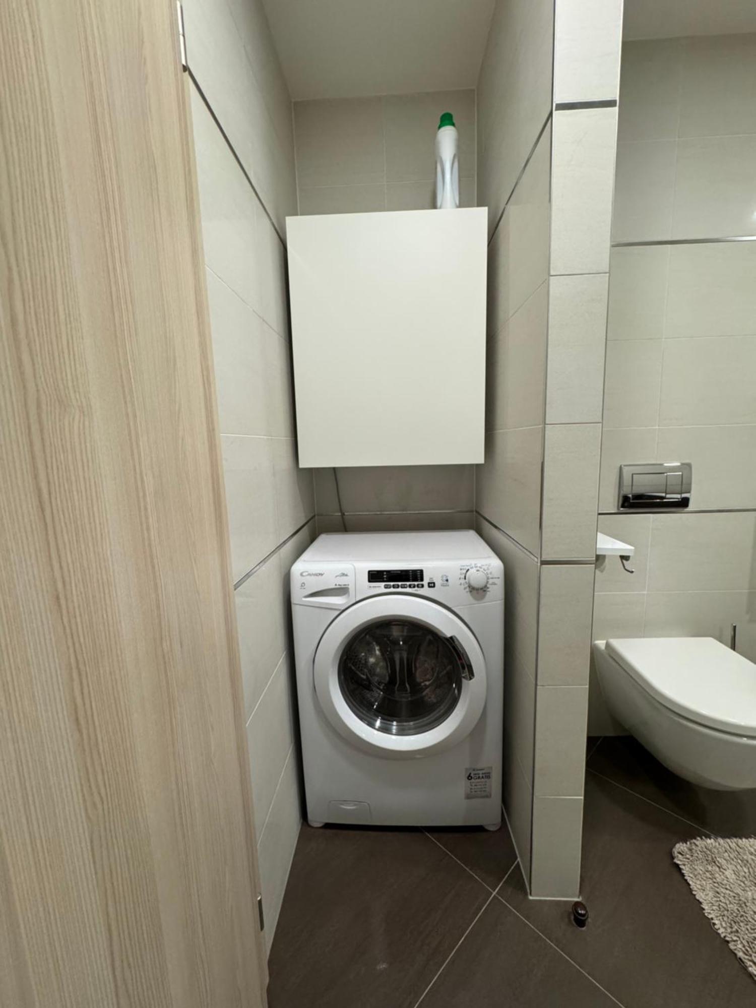 Apartment Cozy Apt - Parking & All Amenities