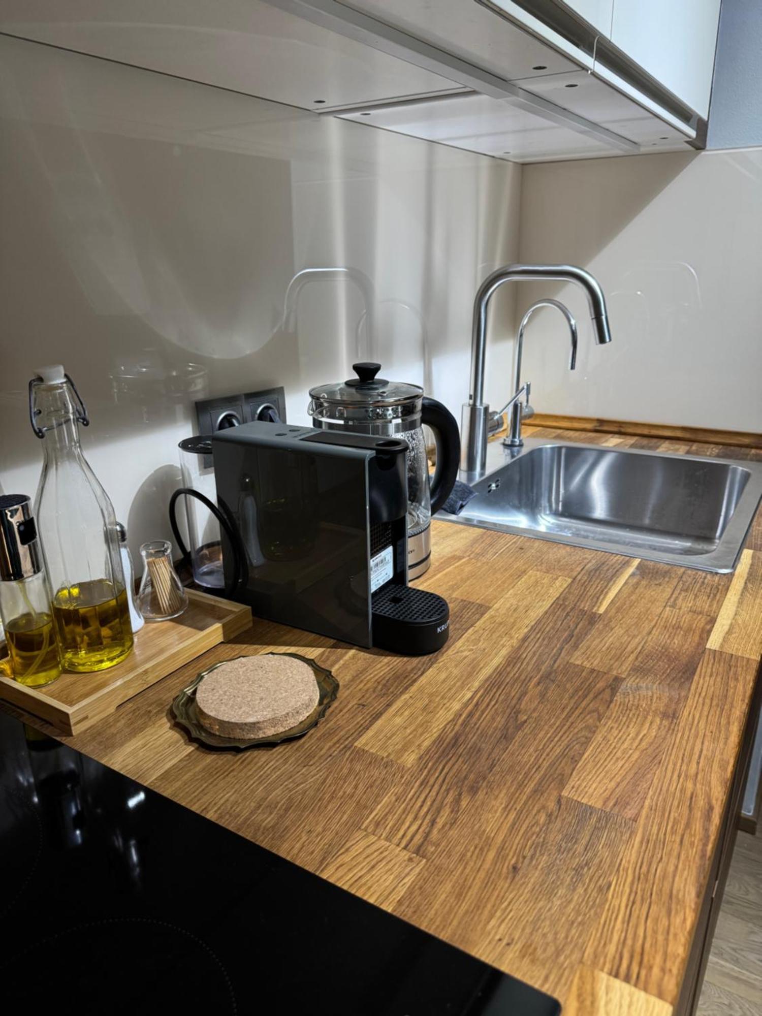 Cozy Apt - Parking & All Amenities Apartment Prague