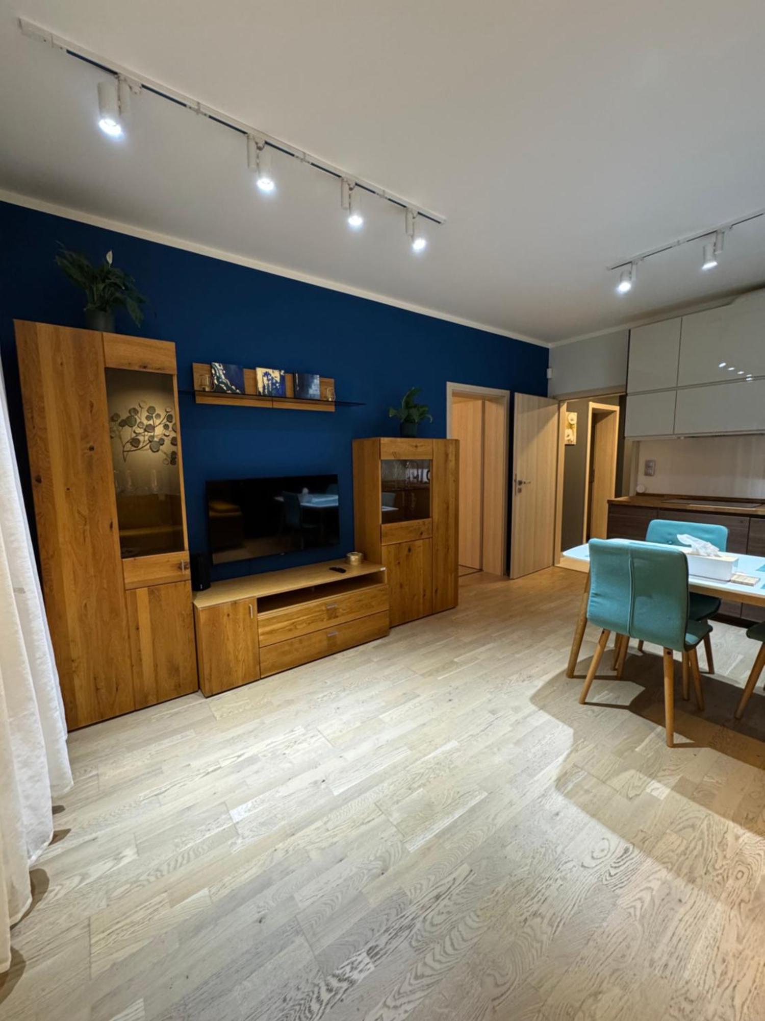 Cozy Apt - Parking & All Amenities Prague