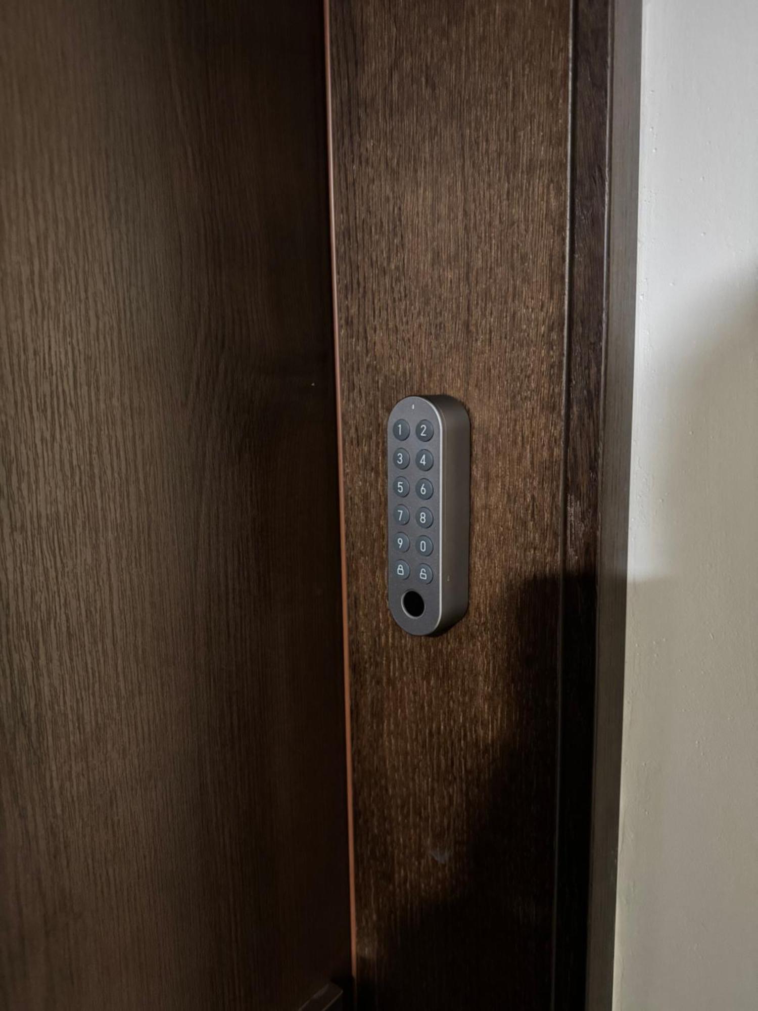Cozy Apt - Parking & All Amenities *