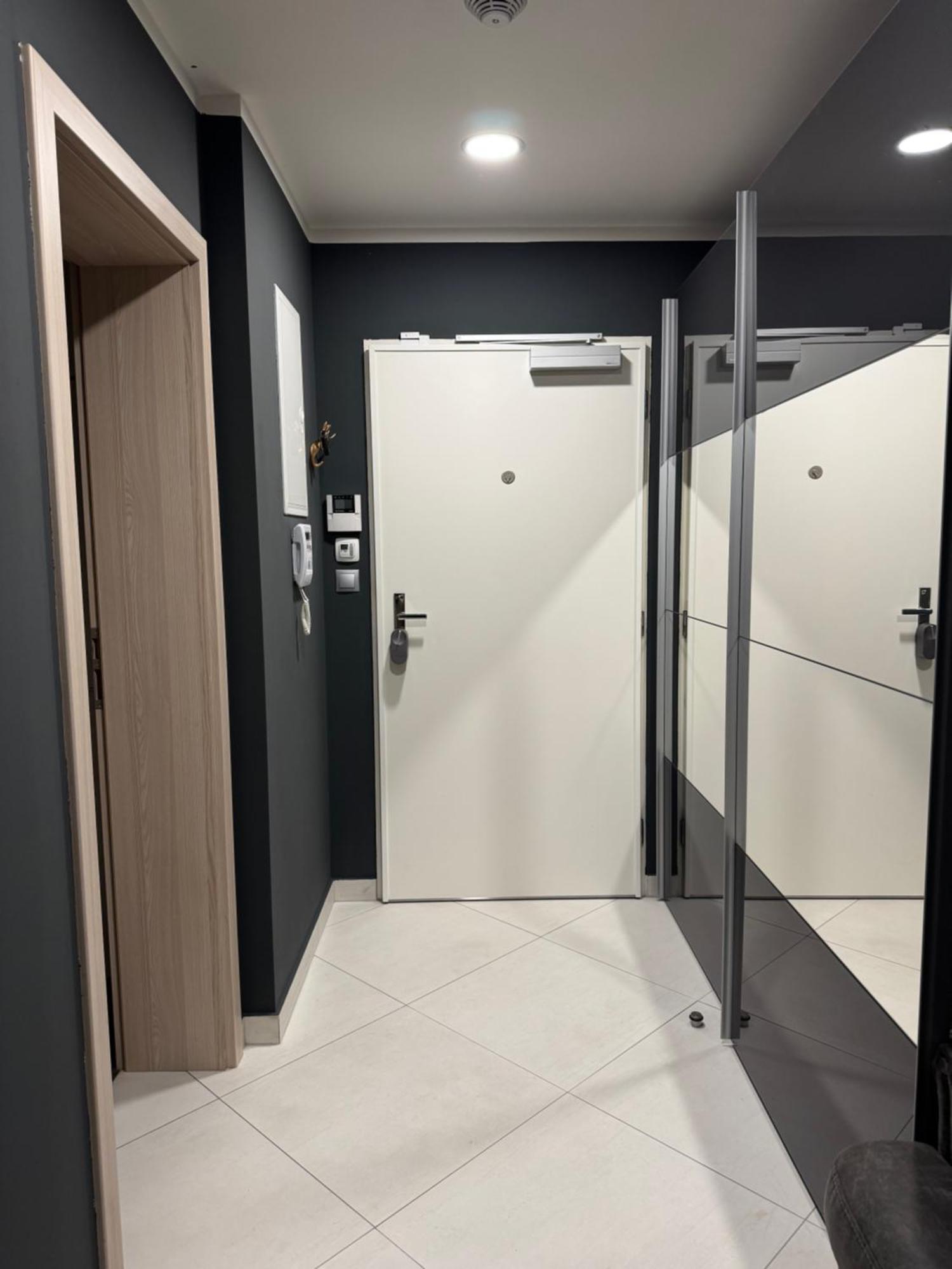 Cozy Apt - Parking & All Amenities * Prague